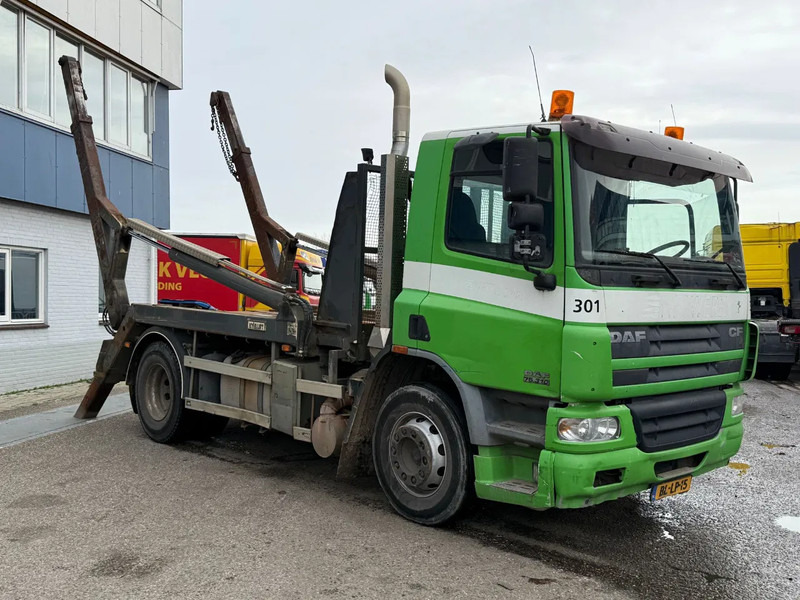 DAF CF 75.310 4X2 HYVALIFT SKIPLOADER MANUAL GEAR FULL STEEL - 箕斗装载车:图3 DAF CF 75.310 4X2 HYVALIFT SKIPLOADER MANUAL GEAR FULL STEEL - 箕斗装载车:图3