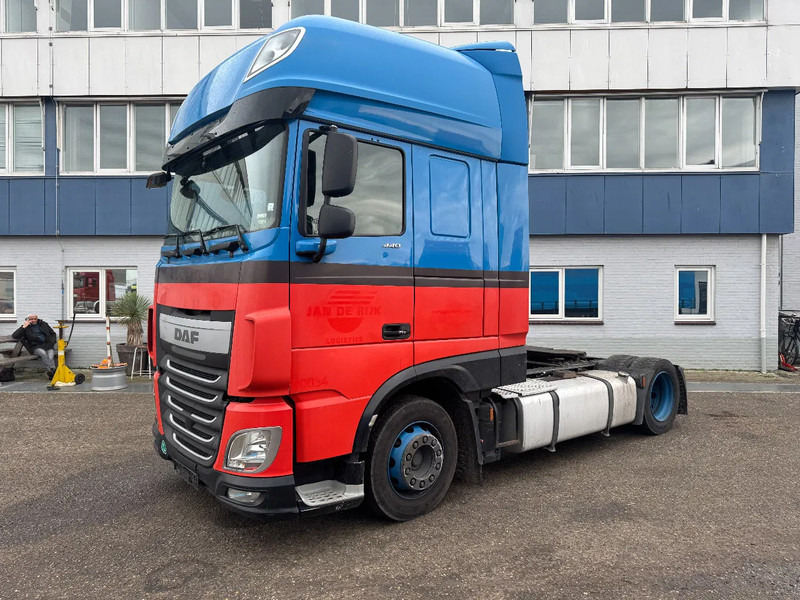 DAF XF 440 4X2 EURO 6 MEGA DOUBLE TANK - 牵引车:图1 DAF XF 440 4X2 EURO 6 MEGA DOUBLE TANK - 牵引车:图1
