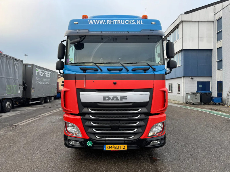 DAF XF 440 6X2 EURO 6 + HERTOGHS HANGER 2X BPW AXLE DHOLLANDIA 3000 KG - 侧帘卡车:图2 DAF XF 440 6X2 EURO 6 + HERTOGHS HANGER 2X BPW AXLE DHOLLANDIA 3000 KG - 侧帘卡车:图2