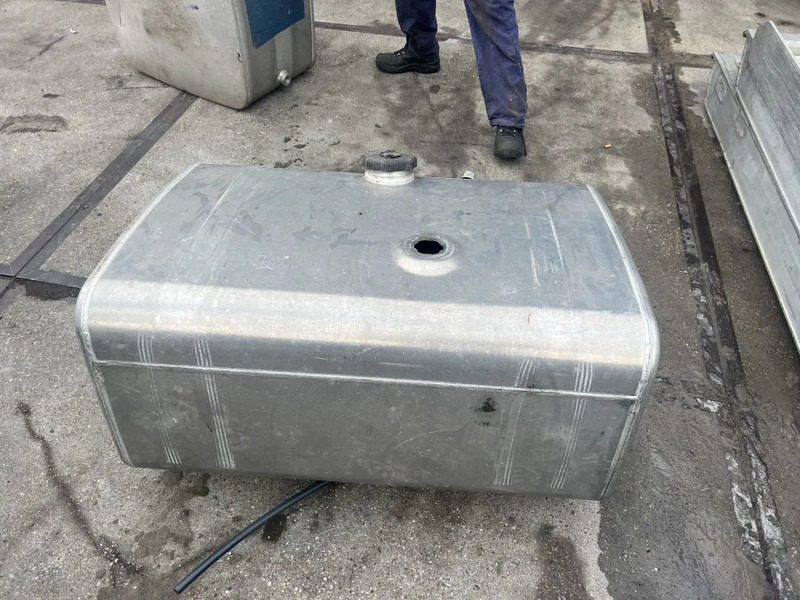 Diversen 460 liter brandstof tank - 燃料箱 适用于 卡车:图1 Diversen 460 liter brandstof tank - 燃料箱 适用于 卡车:图1