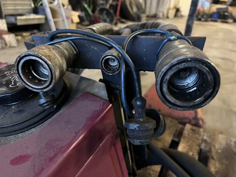 Diversen GARDNER DENVER COMPRESSOR + OMFT PTO - 发动机及其零件 适用于 卡车:图4 Diversen GARDNER DENVER COMPRESSOR + OMFT PTO - 发动机及其零件 适用于 卡车:图4