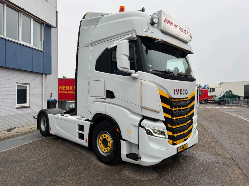 Iveco S-WAY 460 4X2 EURO 6 SKIRTS DOUBLE TANK - 牵引车:图3 Iveco S-WAY 460 4X2 EURO 6 SKIRTS DOUBLE TANK - 牵引车:图3