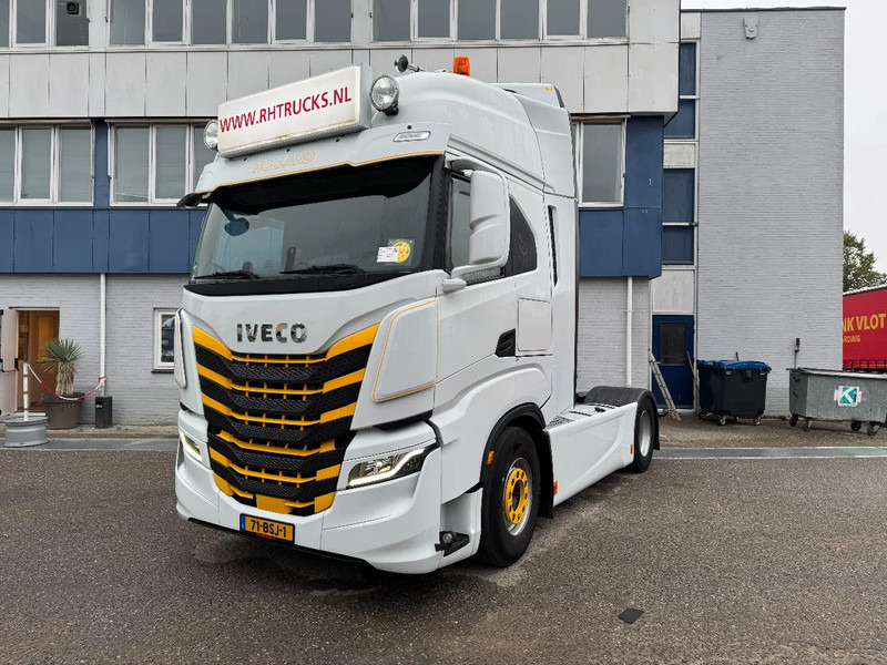 Iveco S-WAY 460 4X2 EURO 6 SKIRTS DOUBLE TANK - 牵引车:图1 Iveco S-WAY 460 4X2 EURO 6 SKIRTS DOUBLE TANK - 牵引车:图1