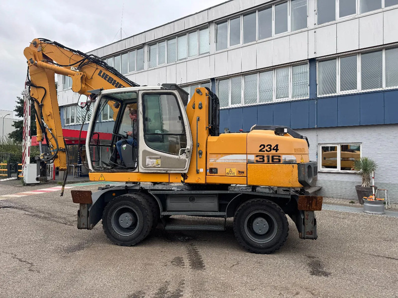 Liebherr A 316 LITRONIC CABIN HIGH CE - 垃圾/ 工业叉装车:图3 Liebherr A 316 LITRONIC CABIN HIGH CE - 垃圾/ 工业叉装车:图3