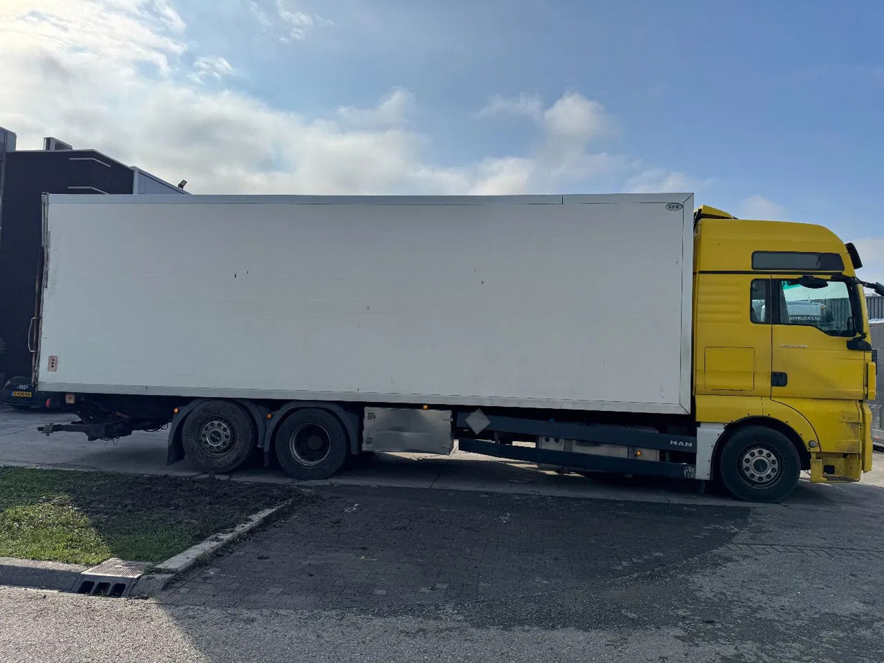 MAN TGX 26.360 6X2 - EURO 5 + ZEPRO LIFT + LIFT/STEE - 厢式卡车:图4 MAN TGX 26.360 6X2 - EURO 5 + ZEPRO LIFT + LIFT/STEE - 厢式卡车:图4