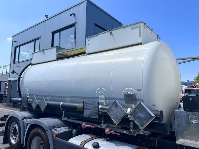 MAN TGX 26.560 6X2 EURO 6 - 11.500L VACUUM CLEANER - 2 COMPARTIMENTEN + INTARDER - 真空车:图4 MAN TGX 26.560 6X2 EURO 6 - 11.500L VACUUM CLEANER - 2 COMPARTIMENTEN + INTARDER - 真空车:图4