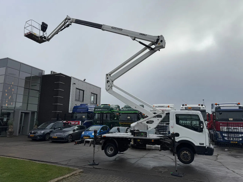 Nissan Cabstar 35.12 + ISOLI 21 METER AERIAL PLATFORM - 小型货车:图4 Nissan Cabstar 35.12 + ISOLI 21 METER AERIAL PLATFORM - 小型货车:图4