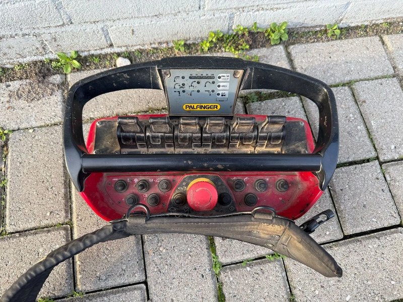 Scania G370 4X4 EURO 6 + 3-SIDE TIPPER + PALFINGER PK9002 + REMOTE - 起重车:图5 Scania G370 4X4 EURO 6 + 3-SIDE TIPPER + PALFINGER PK9002 + REMOTE - 起重车:图5