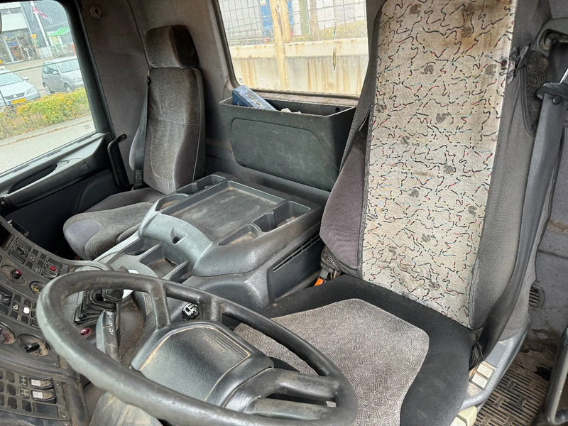 起重车 Scania P124-360 6X4 EURO 2 HIAB 200 C-5 ALL 2000:图18 起重车 Scania P124-360 6X4 EURO 2 HIAB 200 C-5 ALL 2000:图18