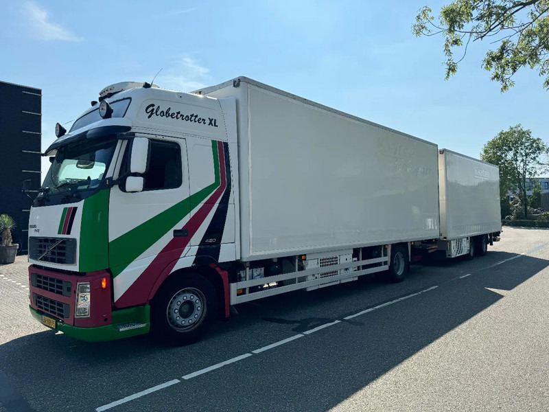Volvo FH 12.420 4X2 EURO 3+ BURG HANGER + THERMO KING + DHOLLANDIA LIFT - 冷藏车:图1 Volvo FH 12.420 4X2 EURO 3+ BURG HANGER + THERMO KING + DHOLLANDIA LIFT - 冷藏车:图1