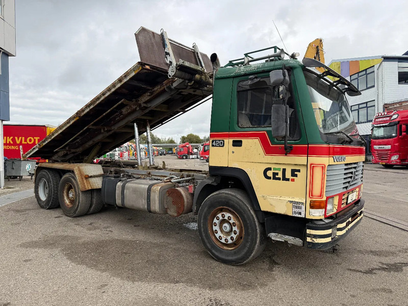 Volvo FL 12.420 6X2 MANUAL GEAR / FULL STEEL SUSP. / 10 TYRES / HUB REDUCT. + CABLELIFT TIPPER + CONTAINER FLATBED - 光缆系统卡车:图3 Volvo FL 12.420 6X2 MANUAL GEAR / FULL STEEL SUSP. / 10 TYRES / HUB REDUCT. + CABLELIFT TIPPER + CONTAINER FLATBED - 光缆系统卡车:图3