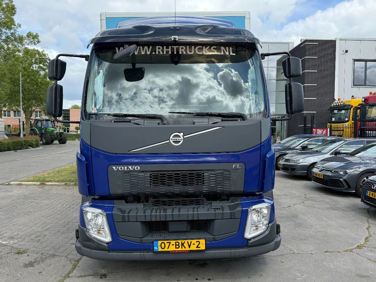 Volvo FL 250 18 TON - ONLY 169.291 KM + DHOLLANDIA LIF - 厢式卡车:图2 Volvo FL 250 18 TON - ONLY 169.291 KM + DHOLLANDIA LIF - 厢式卡车:图2