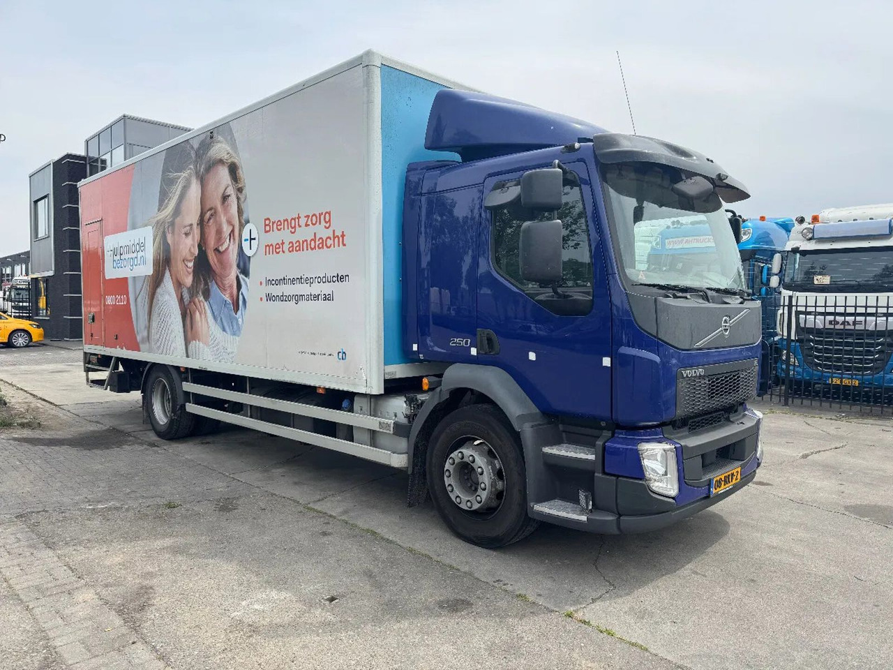 Volvo FL 250 4X2 EURO 6 DHOLLANDIA LIFT + CARGOLOCK TÜ - 厢式卡车:图3 Volvo FL 250 4X2 EURO 6 DHOLLANDIA LIFT + CARGOLOCK TÜ - 厢式卡车:图3