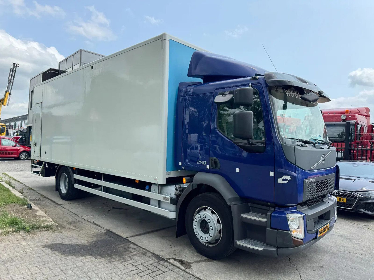 Volvo FL 250 4X2 - EURO 6 + DHOLLANDIA LIFT + TÜV 04-2 - 厢式卡车:图4 Volvo FL 250 4X2 - EURO 6 + DHOLLANDIA LIFT + TÜV 04-2 - 厢式卡车:图4