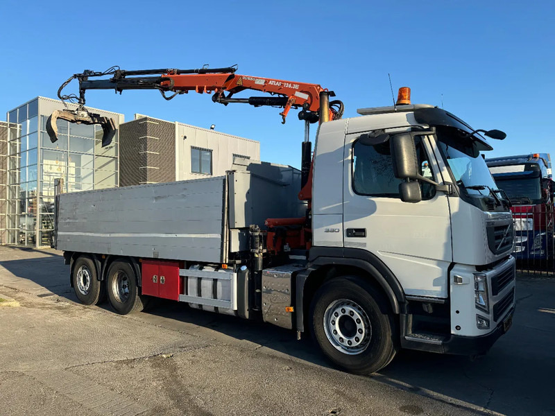 Volvo FM 330 6X2 - EURO 5 + ATLAS 126.3E A2 + REMOTE + LIFT/STEERING AXLE - 翻斗车, 起重车:图1 Volvo FM 330 6X2 - EURO 5 + ATLAS 126.3E A2 + REMOTE + LIFT/STEERING AXLE - 翻斗车, 起重车:图1