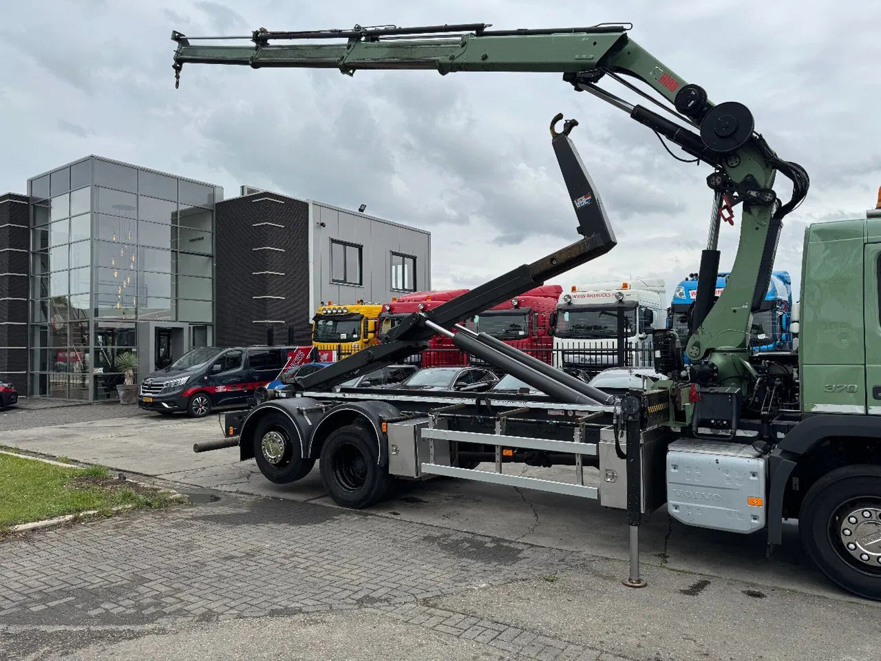 Volvo FM 370 6X2 VDL 21T HOOK + HIAB 211 + REMOTE CONT - 吊钩升降车, 起重车:图4 Volvo FM 370 6X2 VDL 21T HOOK + HIAB 211 + REMOTE CONT - 吊钩升降车, 起重车:图4