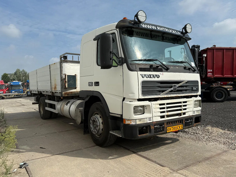 Volvo FM 7.290 4X2 - EURO 2 + MANUAL GEARBOX - 栏板式/ 平板卡车:图3 Volvo FM 7.290 4X2 - EURO 2 + MANUAL GEARBOX - 栏板式/ 平板卡车:图3