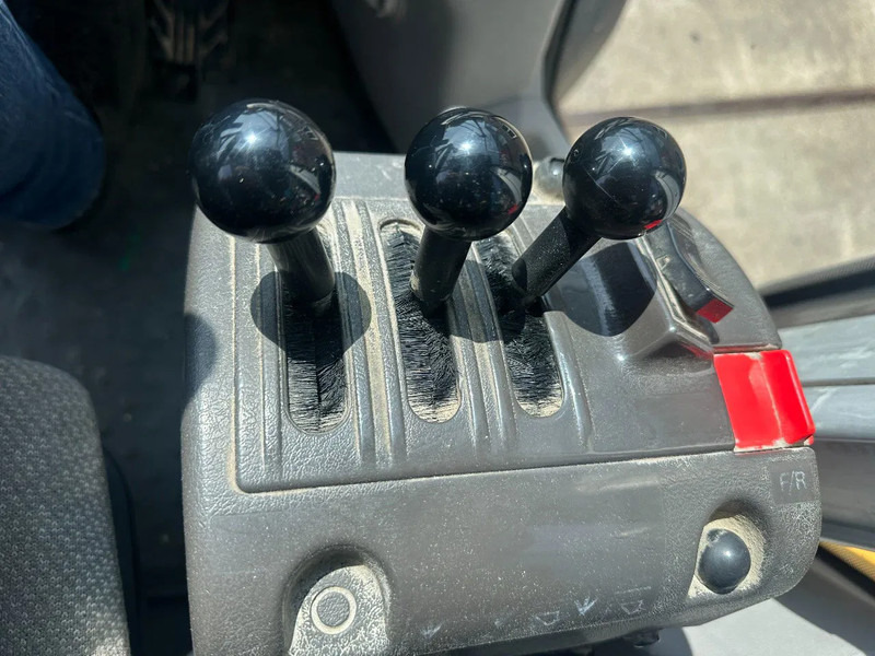 Volvo L60H , CE, 31359 HOURS, AUXILIARY HYDRAULICS, AIR CONDITIONER 租赁 Volvo L60H , CE, 31359 HOURS, AUXILIARY HYDRAULICS, AIR CONDITIONER:图9 Volvo L60H , CE, 31359 HOURS, AUXILIARY HYDRAULICS, AIR CONDITIONER 租赁 Volvo L60H , CE, 31359 HOURS, AUXILIARY HYDRAULICS, AIR CONDITIONER:图9