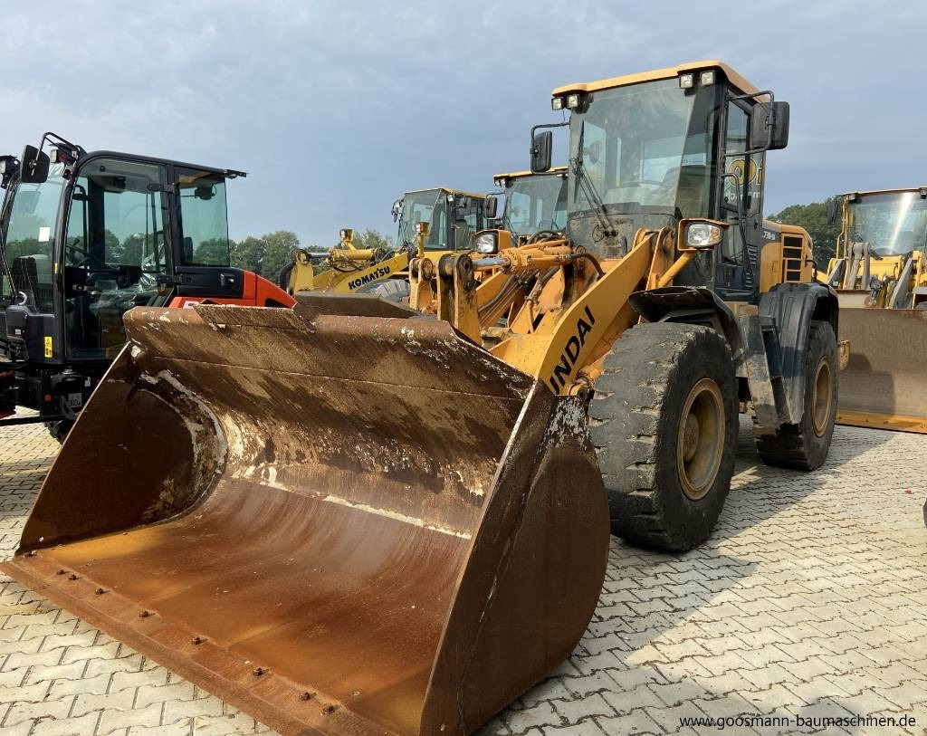 HYUNDAI HL 730-9A - 轮式装载机:图1 HYUNDAI HL 730-9A - 轮式装载机:图1