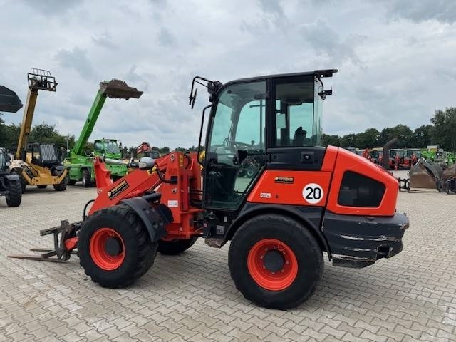 KUBOTA R090 - 轮式装载机:图1 KUBOTA R090 - 轮式装载机:图1