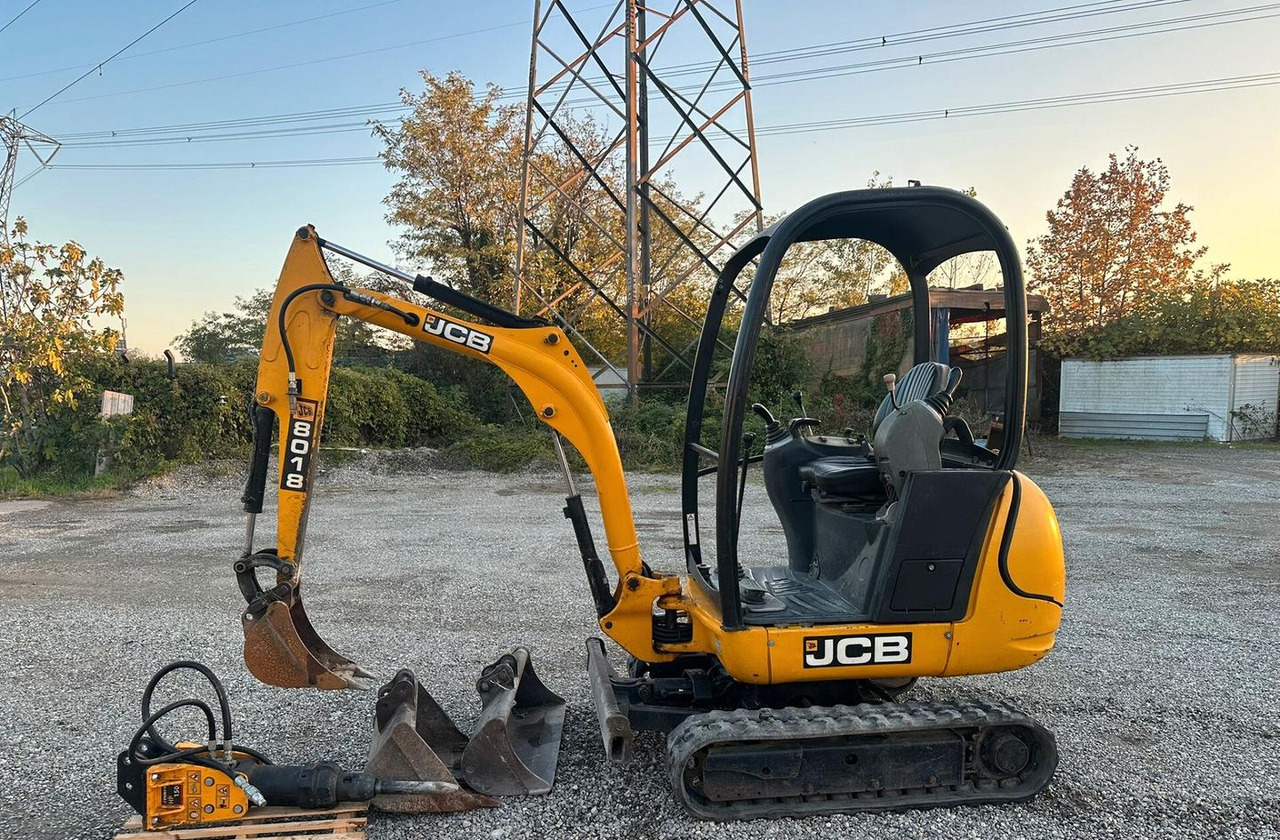 Mini escavatore Jcb 18 quintali - 小型挖掘机:图1 Mini escavatore Jcb 18 quintali - 小型挖掘机:图1