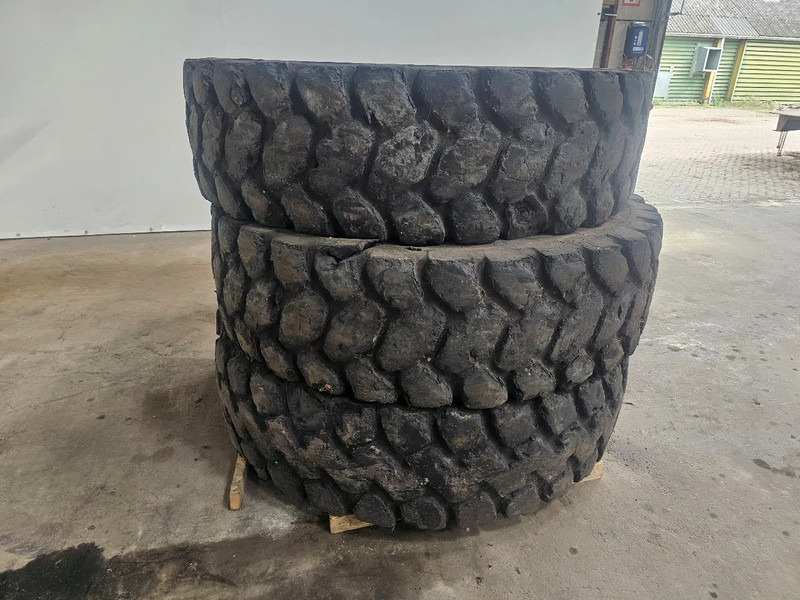 Michelin 18.00 R33 - 轮胎 适用于 卡车:图2 Michelin 18.00 R33 - 轮胎 适用于 卡车:图2