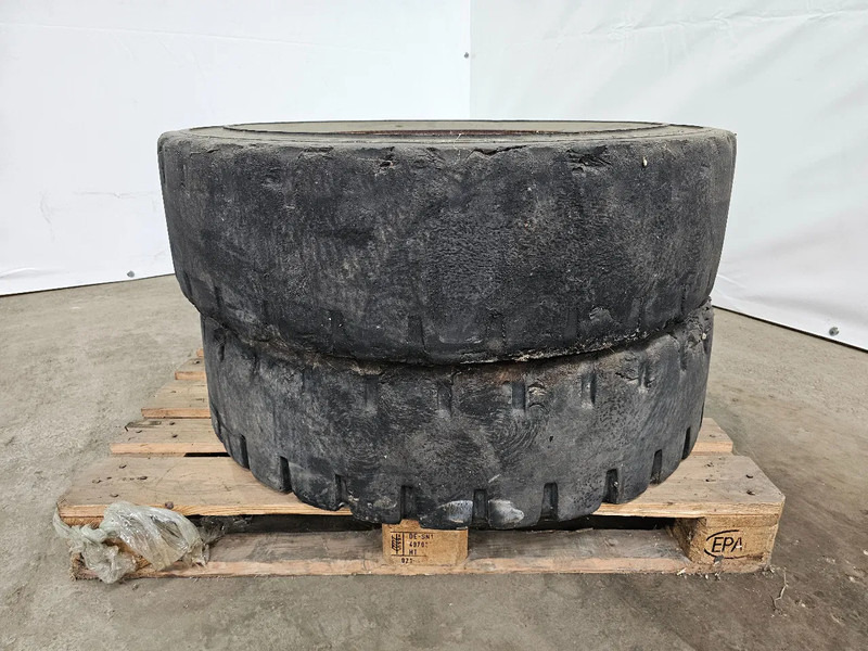 Michelin FULL RUBBER - 315/80R22.5 - 轮胎 适用于 卡车:图2 Michelin FULL RUBBER - 315/80R22.5 - 轮胎 适用于 卡车:图2