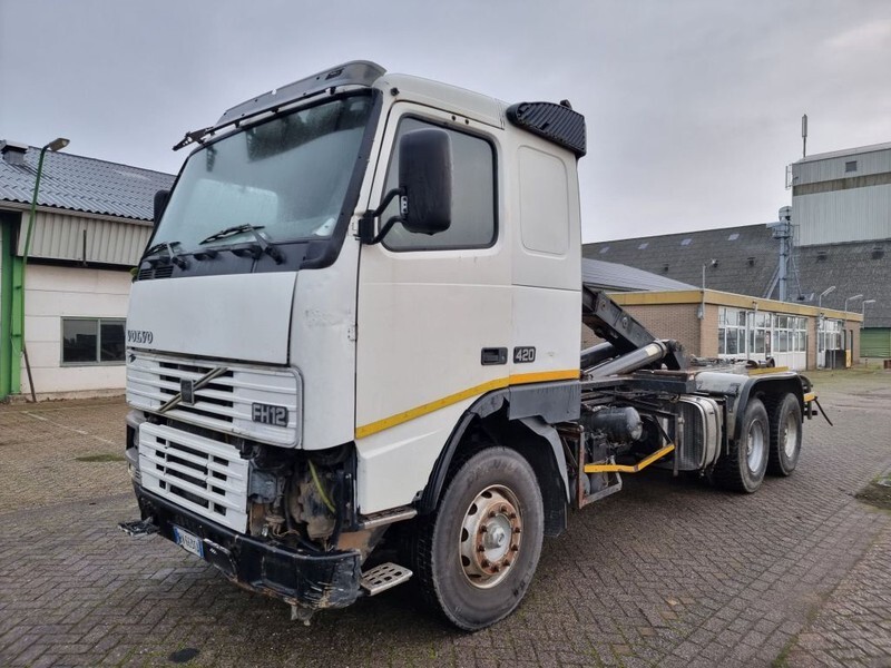 Volvo FH 12.420 6x4 - Manual Gear - STEEL/STEEL - Big Axles - PTO - 翻斗车:图2 Volvo FH 12.420 6x4 - Manual Gear - STEEL/STEEL - Big Axles - PTO - 翻斗车:图2