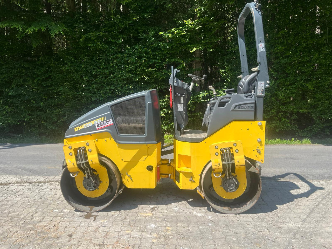 BOMAG BW 120 AD-5 - 小型碾压机:图1 BOMAG BW 120 AD-5 - 小型碾压机:图1
