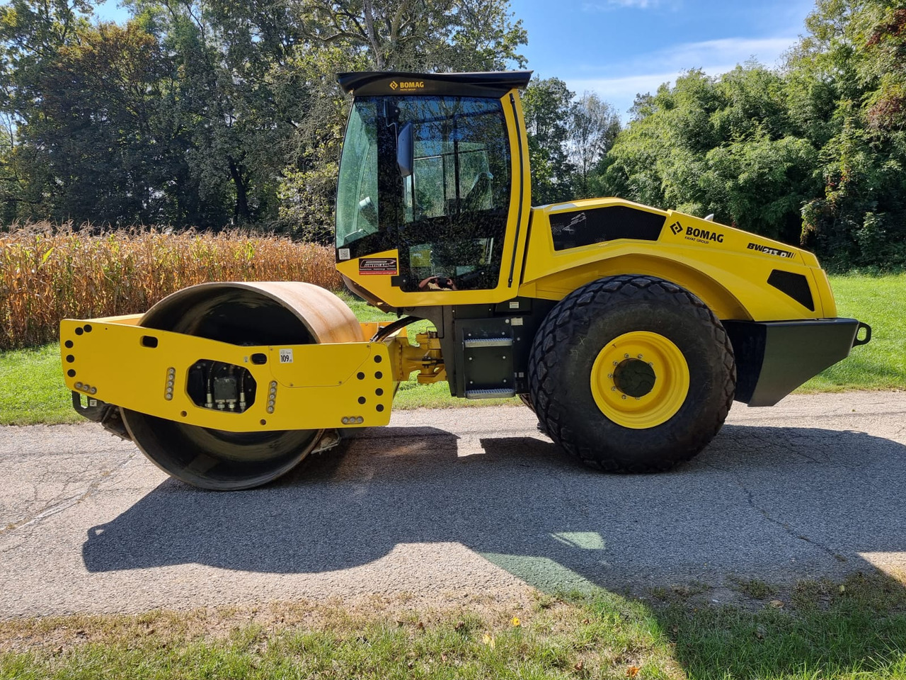 BOMAG BW 213 D-5 PL - 碾压机:图1 BOMAG BW 213 D-5 PL - 碾压机:图1