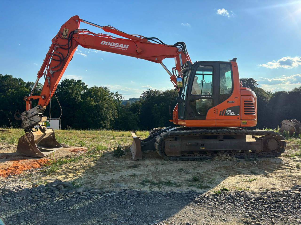 DOOSAN DX 140 LCR-3 - 履带式挖掘机:图1 DOOSAN DX 140 LCR-3 - 履带式挖掘机:图1