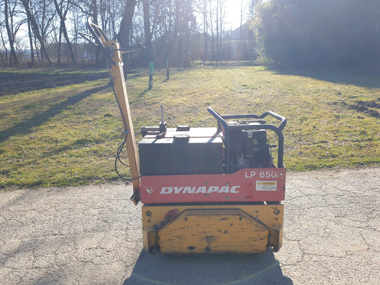 DYNAPAC LP 650 H - 小型碾压机:图2 DYNAPAC LP 650 H - 小型碾压机:图2