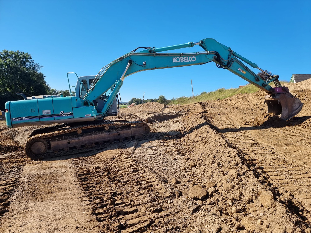 KOBELCO SK 210 NLC-6E - 履带式挖掘机:图2 KOBELCO SK 210 NLC-6E - 履带式挖掘机:图2