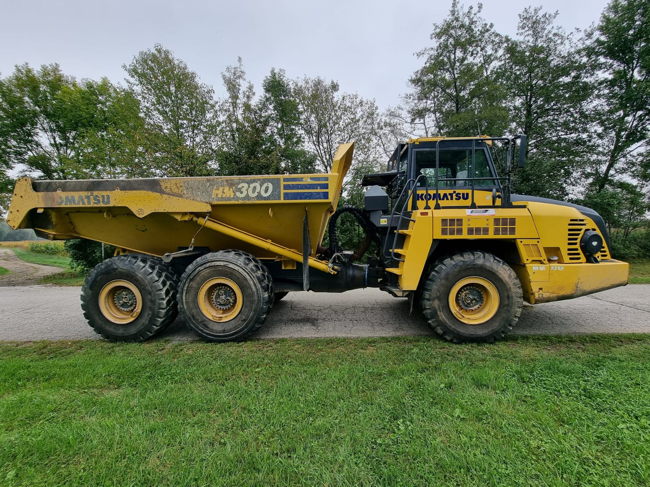 KOMATSU HM 300-5EO - 未铰接自卸车/ 运石车:图2 KOMATSU HM 300-5EO - 未铰接自卸车/ 运石车:图2