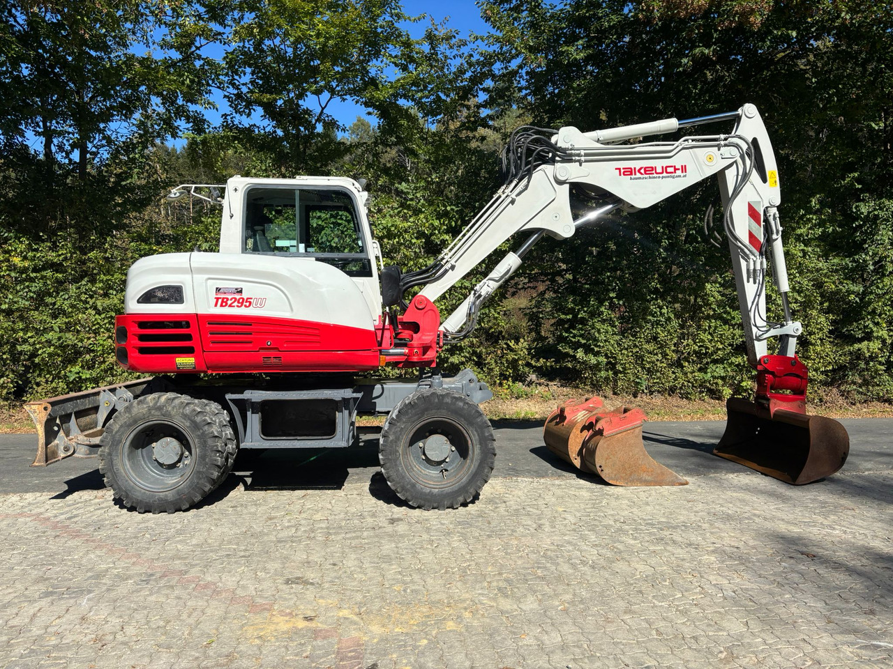 TAKEUCHI TB 295 W - 轮式挖掘机:图2 TAKEUCHI TB 295 W - 轮式挖掘机:图2