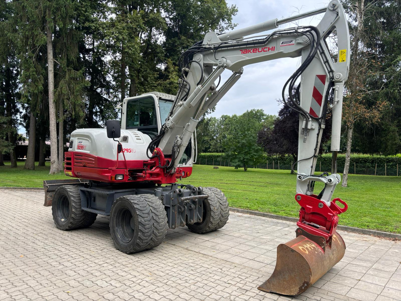 TAKEUCHI TB 295 W - 轮式挖掘机:图4 TAKEUCHI TB 295 W - 轮式挖掘机:图4