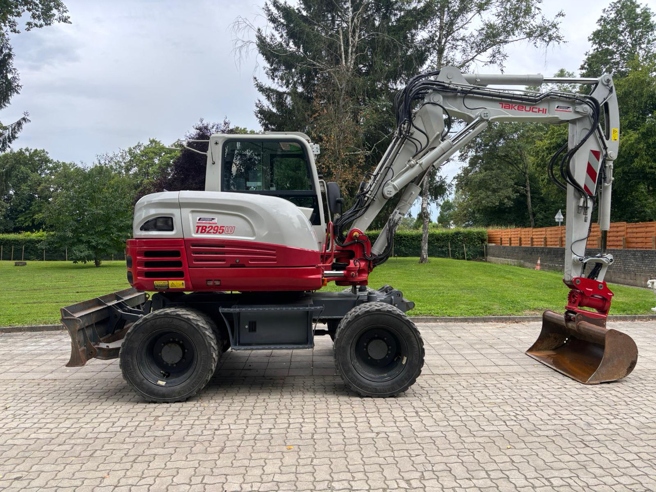 TAKEUCHI TB 295 W - 轮式挖掘机:图2 TAKEUCHI TB 295 W - 轮式挖掘机:图2
