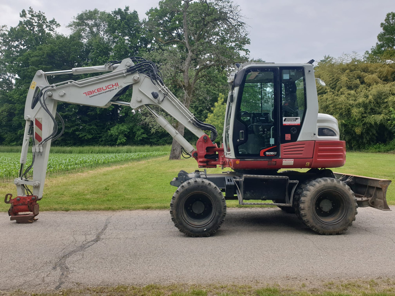 TAKEUCHI TB 295W - 轮式挖掘机:图1 TAKEUCHI TB 295W - 轮式挖掘机:图1