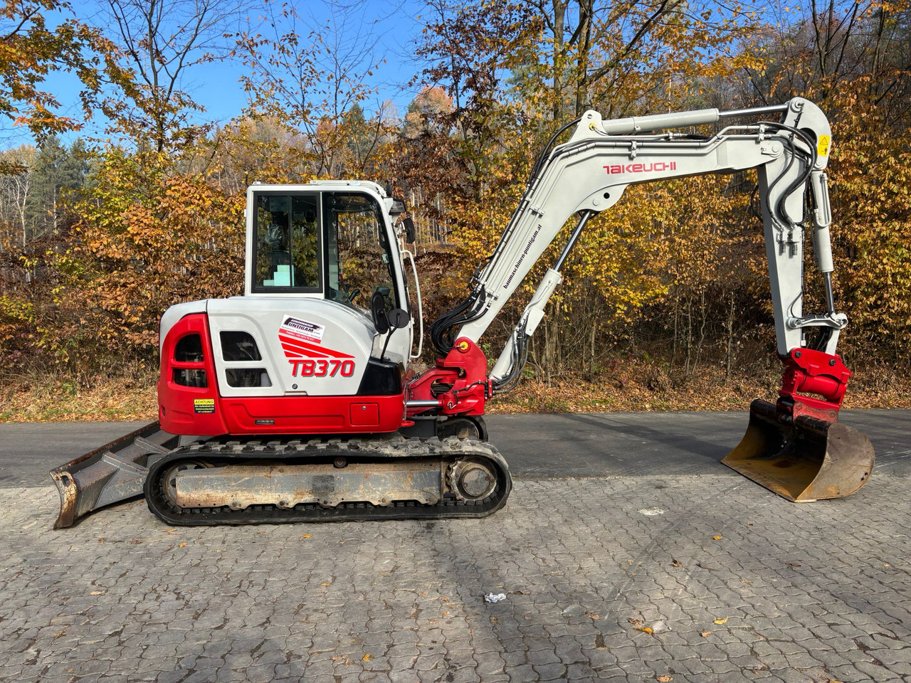 TAKEUCHI TB 370 - 小型挖掘机:图2 TAKEUCHI TB 370 - 小型挖掘机:图2