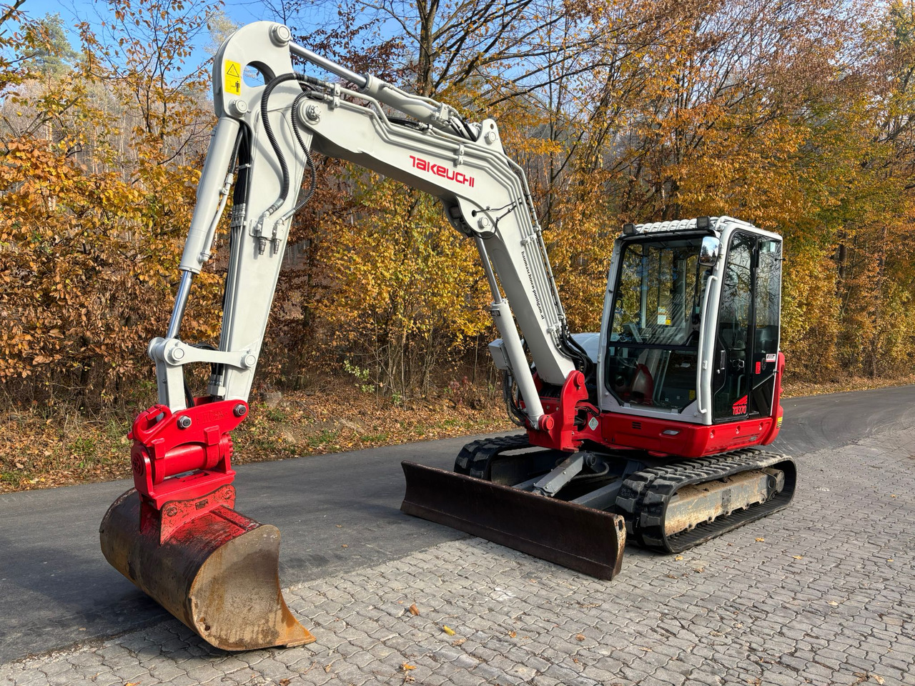 TAKEUCHI TB 370 - 小型挖掘机:图3 TAKEUCHI TB 370 - 小型挖掘机:图3