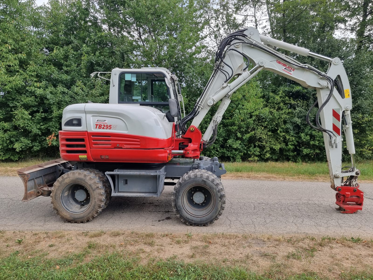 Takeuchi TB 295 W - 轮式挖掘机:图2 Takeuchi TB 295 W - 轮式挖掘机:图2
