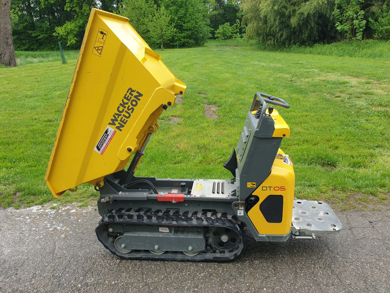 WACKER Neuson DT 05 - 履带式自卸车:图3 WACKER Neuson DT 05 - 履带式自卸车:图3