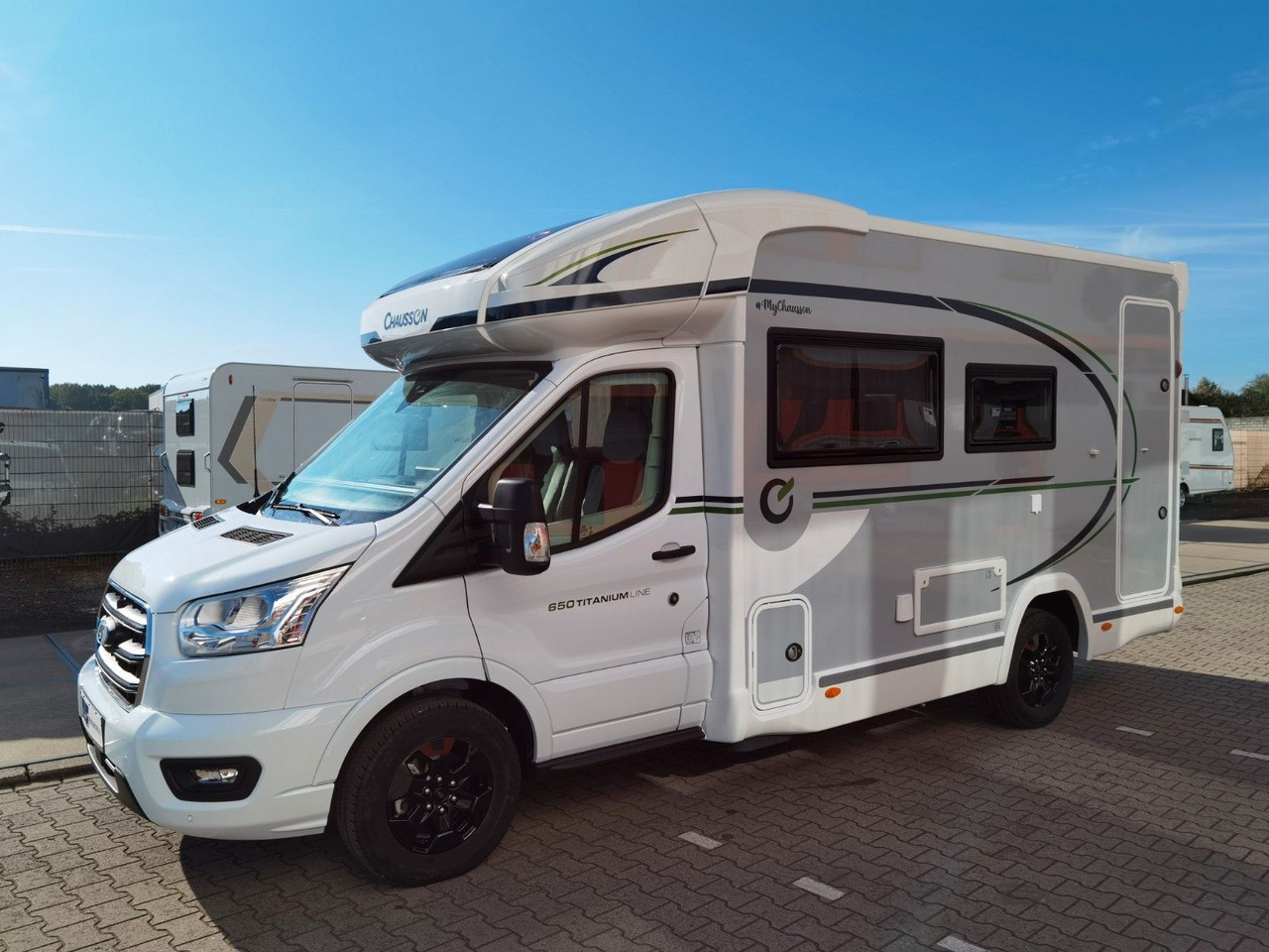 半集成房车 Chausson 650 TITANIUM / - 2026 - / 165PS - 8G. / HUBBETT：图6