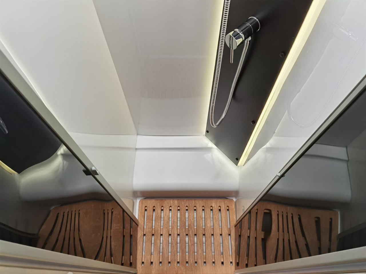 半集成房车 Chausson 724 ETAPE - LINE /140PS /ZUBEHÖR & CONNECT PAKET：图21