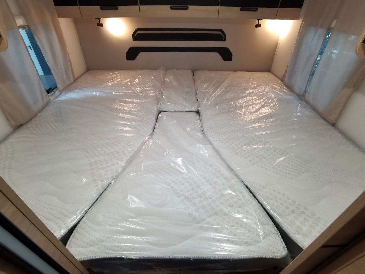 半集成房车 Chausson 797 TITANIUM / - 2026 - / EINZELBETTEN & HUBBETT：图22