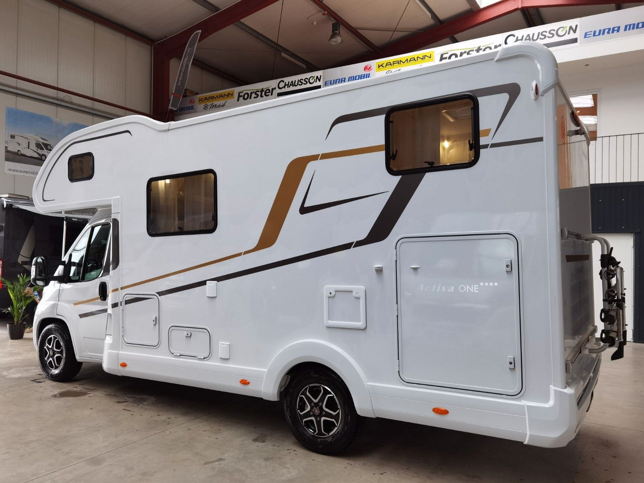Eura Mobil ACTIVA ONE 690 HB / 180PS-40H MAXI/ PANORAMADACH - 阿尔科夫房车:图5 Eura Mobil ACTIVA ONE 690 HB / 180PS-40H MAXI/ PANORAMADACH - 阿尔科夫房车:图5