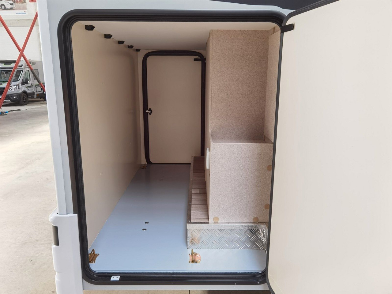 半集成房车 Forster T 599 HBN COUPÈ /-MODELL 2026- / 165PS-AUTOMATIK:图11 半集成房车 Forster T 599 HBN COUPÈ /-MODELL 2026- / 165PS-AUTOMATIK:图11