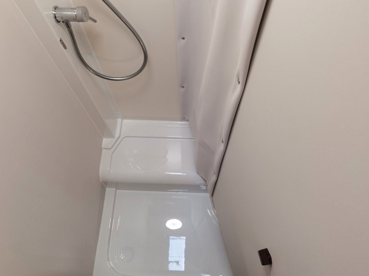 半集成房车 Forster T 599 HBN COUPÈ /-MODELL 2026- / 165PS-AUTOMATIK:图22 半集成房车 Forster T 599 HBN COUPÈ /-MODELL 2026- / 165PS-AUTOMATIK:图22