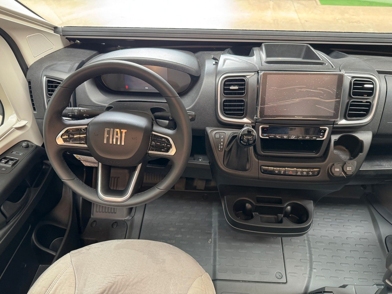 Karmann DAVIS 590 LIFESTYLE / MODELL 2026 /8-G.AUTOMATIK 租赁 Karmann DAVIS 590 LIFESTYLE / MODELL 2026 /8-G.AUTOMATIK：图14