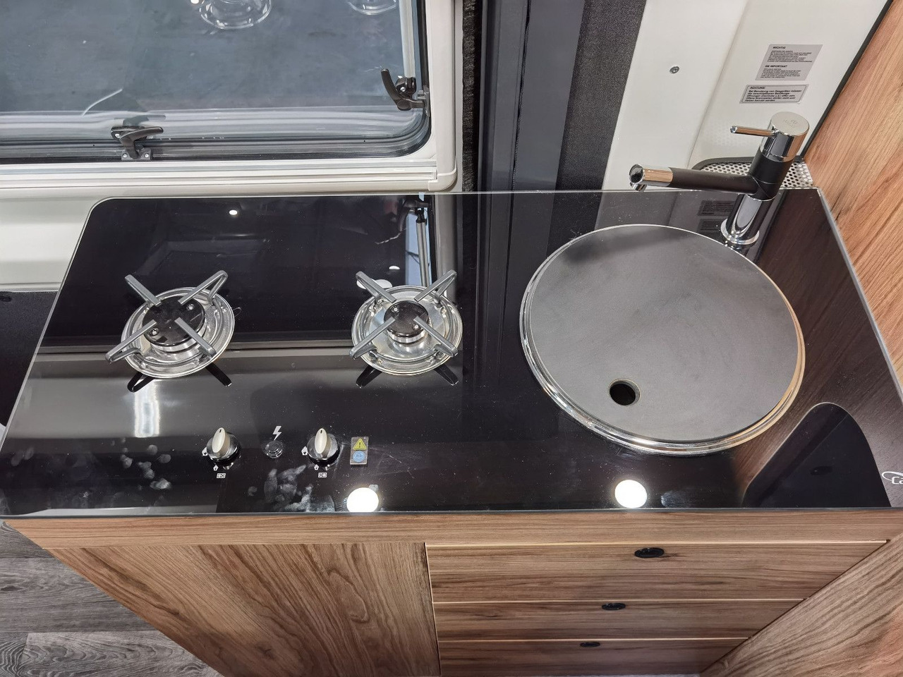 Karmann DEXTER 600 /2026/8G.AUTOM./ EINZELBETTEN 5.99M - 露营货车:图5 Karmann DEXTER 600 /2026/8G.AUTOM./ EINZELBETTEN 5.99M - 露营货车:图5